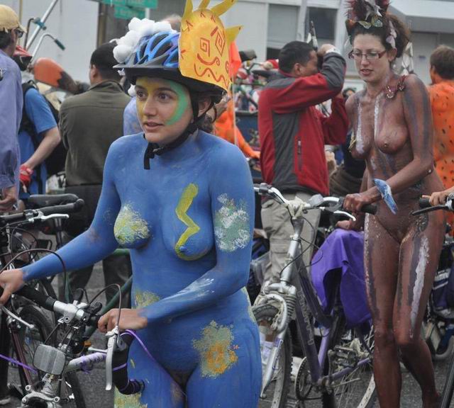 倫敦裸體騎自行車