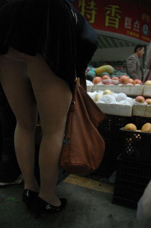 肉絲女買水果穿透明內褲超刺激