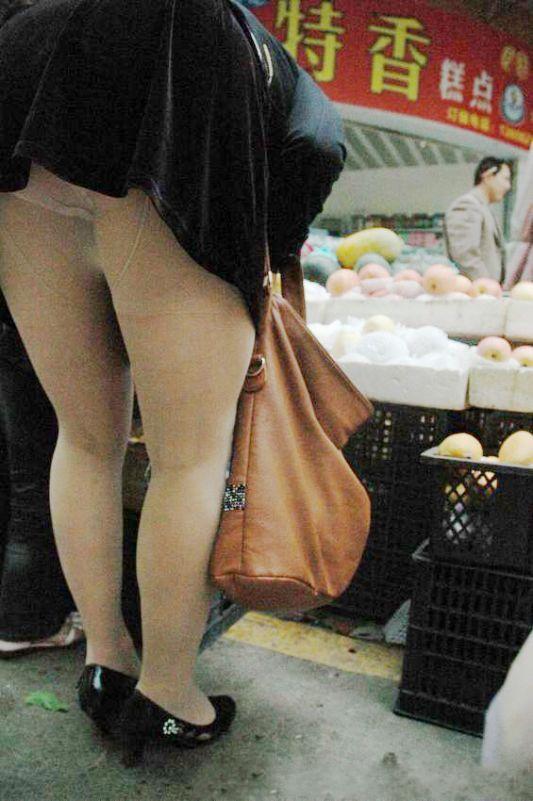 肉絲女買水果穿透明內褲超刺激