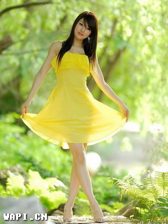 舞動的黃裙子